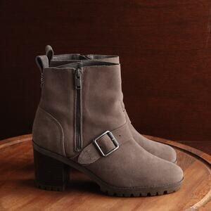 UGG Boots Women SZ 9 Taupe Fern Heeled Suede Waterproof Zip Ankle Western Riding